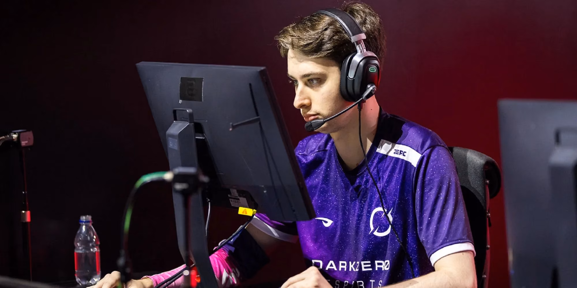 apex-legends-season-18-the-casual-player-s-paradise-the-rise-of-wallhack-meta-image-3